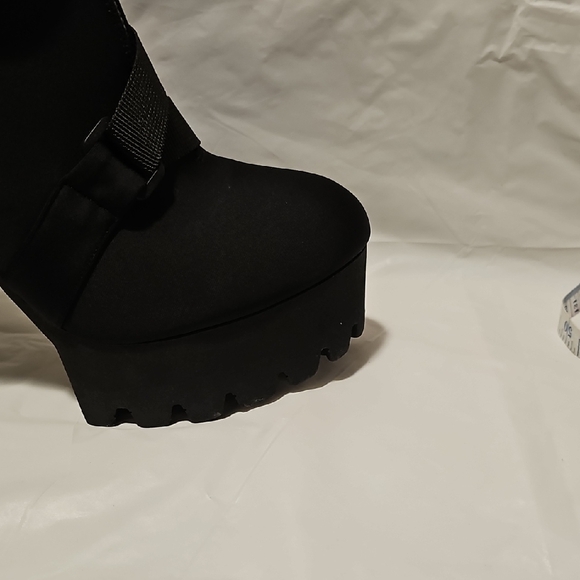 Chic Black Lace-Up Women's Boots - Picture 6 of 10